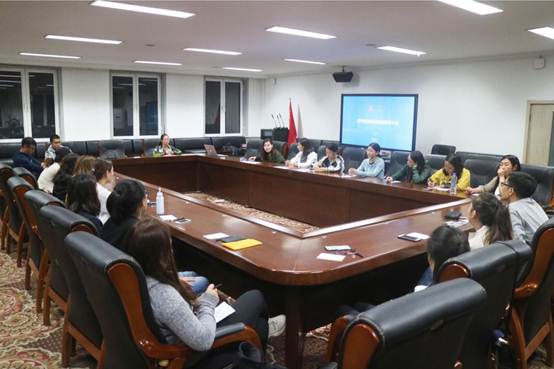 说明: 永利yl23411第34届研究生会换届现场